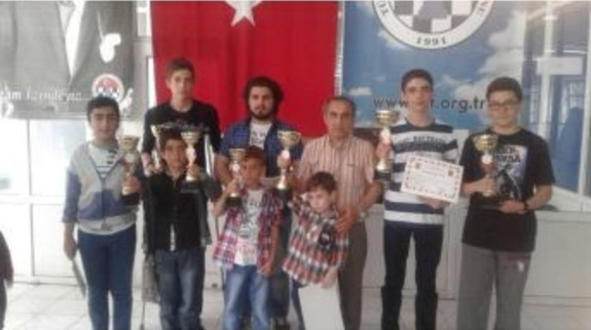 19 Mayıs Gen&ccedil;lik Ve Spor Bayramı Satran&ccedil; Turnuvası D&uuml;zenlendi