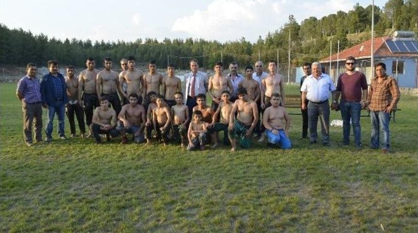 Eşref Şen, G&uuml;reş&ccedil;ilere Moral Ziyaretinde Bulundu