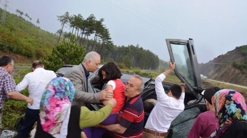 Takla Atan Otomobilden Burunları Kanamadan &Ccedil;ıktılar
