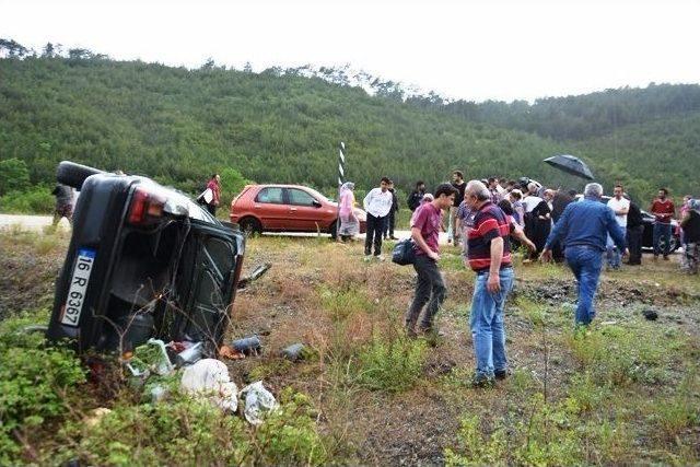 Takla Atan Otomobilden Burunları Kanamadan Çıktılar 1