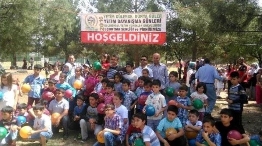 Yetim &Ccedil;ocuklar Doyasıya Eğlendi