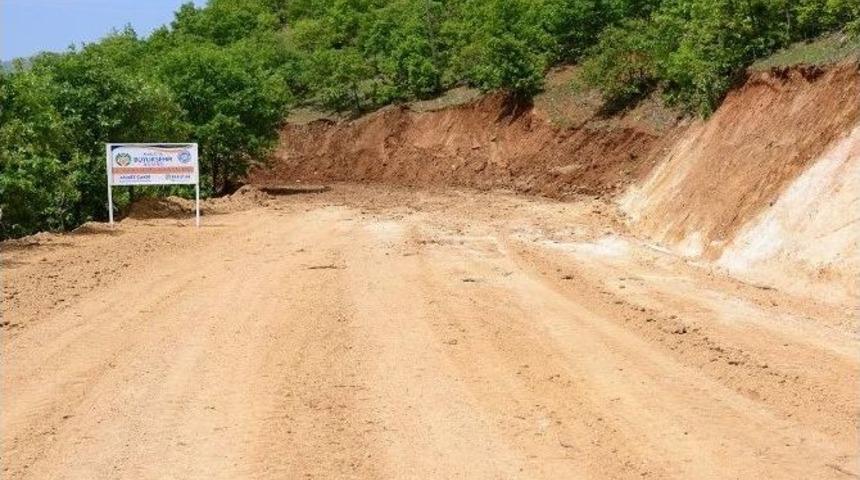 6 Metre Genişliğindeki Yol 8 Metreye &Ccedil;ıkarılıyor