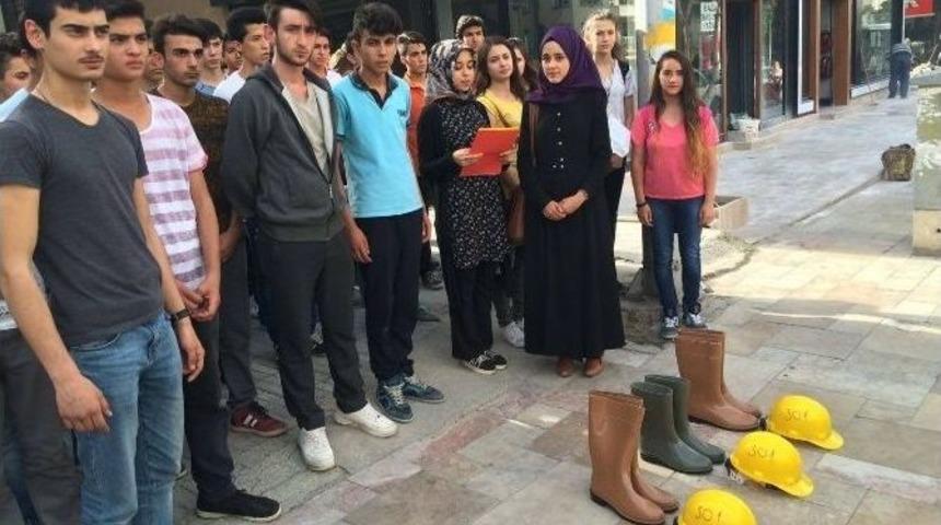 &Uuml;lk&uuml;c&uuml;ler Soma Şehitlerini Andı