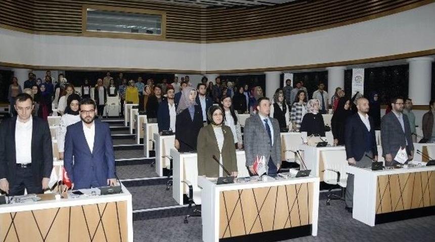 Meram Gen&ccedil;lik Meclisi&rsquo;nde Genel Kurul Heyecanı