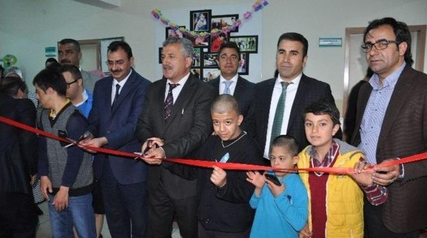 &Ouml;zel &Ouml;ğrencilerden &Ouml;zel Sergi