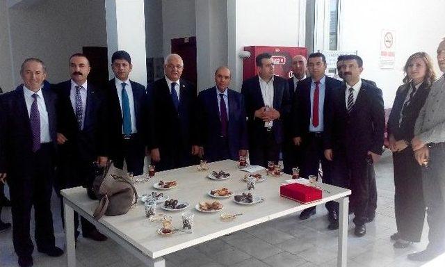Ak Parti Gaziantep Milletvekili Mehmet Erdoğan, Yıldırım Beyazıt Üniversitesi’nde Gençlerle Buluştu. 1