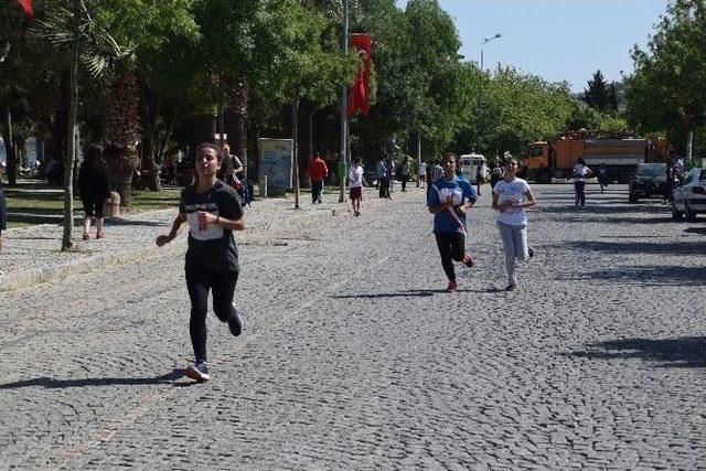 Aliağa’da 19 Mayıs Atatürk Koşusu 2