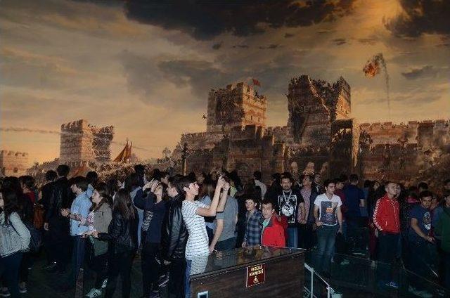 Pamukkaleli &Ouml;ğrenciler İstanbul&rsquo;u Gezdi 1