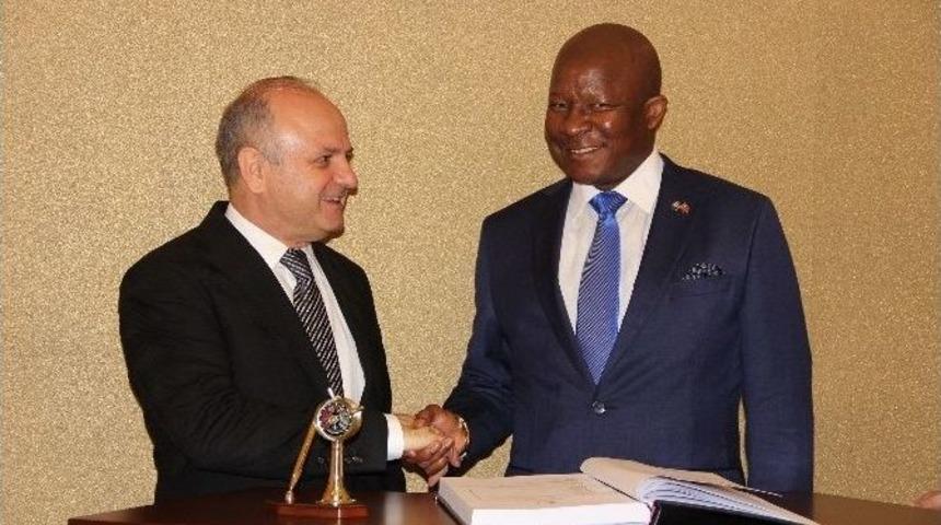 G&uuml;ney Afrika B&uuml;y&uuml;kel&ccedil;isinden Mersin&rsquo;e İşbirliğini Artırma &Ccedil;ağrısı