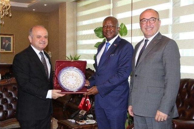 G&uuml;ney Afrika B&uuml;y&uuml;kel&ccedil;isinden Mersin&rsquo;e İşbirliğini Artırma &Ccedil;ağrısı 1