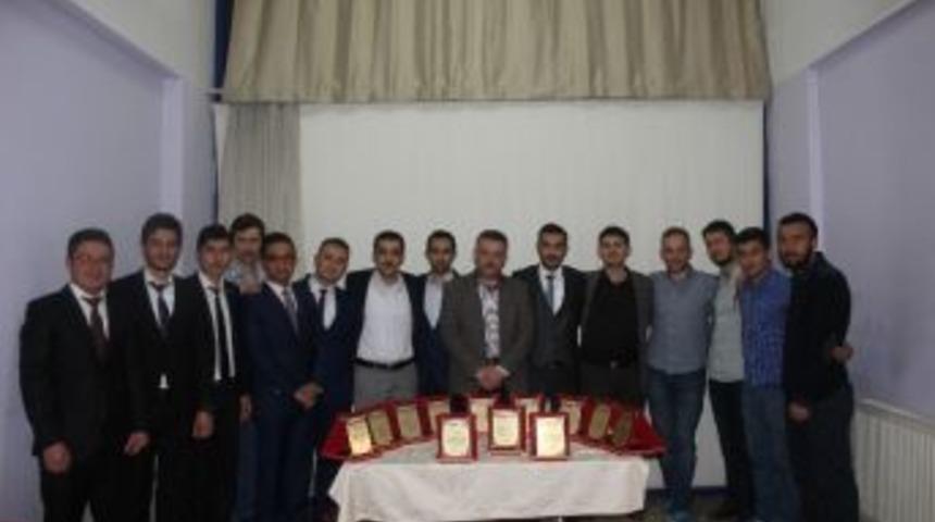 Huzur Erkek &Ouml;ğrenci Yurdu&rsquo;nda 20. Mezuniyet Sevinci