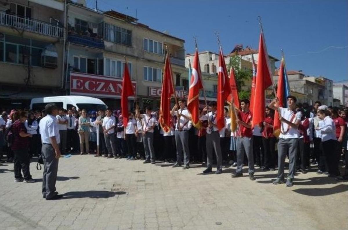 Selendi&rsquo;de Gen&ccedil;lik Y&uuml;r&uuml;y&uuml;ş&uuml; Yapıldı