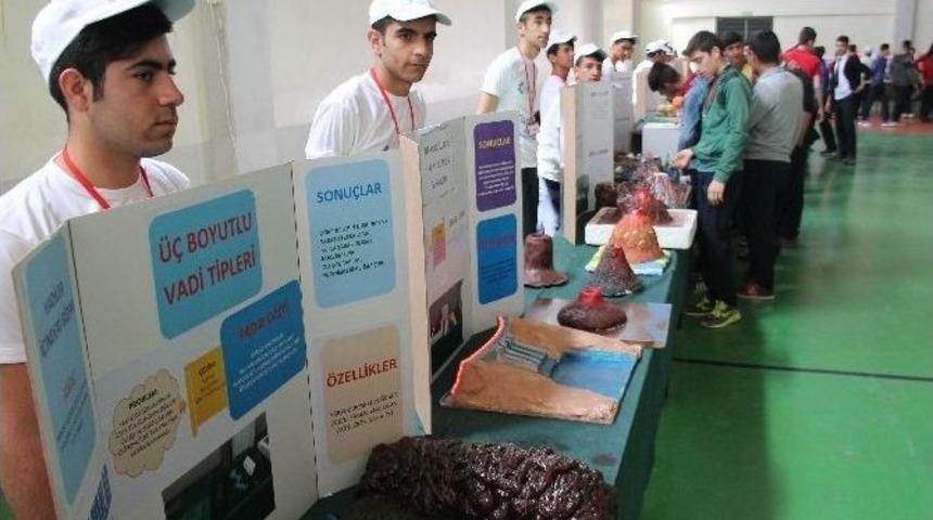 &Ouml;ğrenciler Projelerini Sergiledi