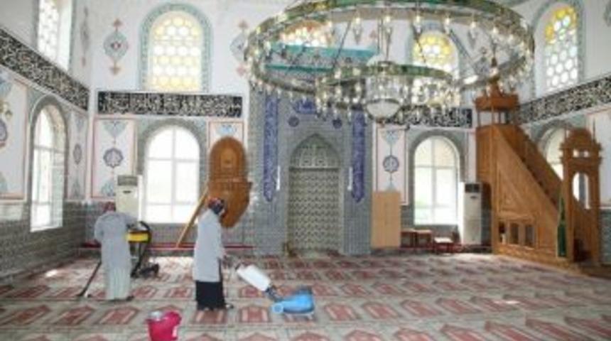 Başiskele&rsquo;nin Camileri Ramazana Hazır