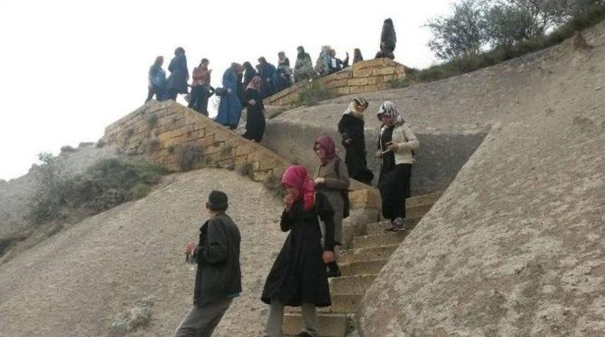&Ouml;ğrenciler &Ccedil;at Vadisinde Y&uuml;r&uuml;ş Yaptı