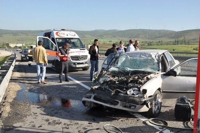 Boz&uuml;y&uuml;k&rsquo;te Trafik Kazası, 1 &Ouml;l&uuml; 1 Yaralı 1