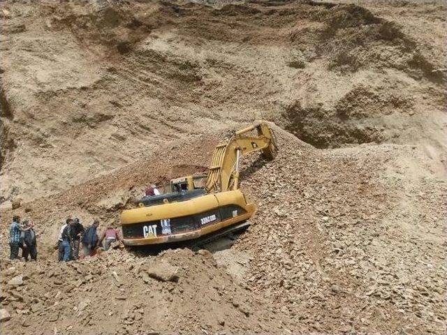 K&ouml;pr&uuml;k&ouml;y&rsquo;de Toprak Kayması: 1 &Ouml;l&uuml; 1