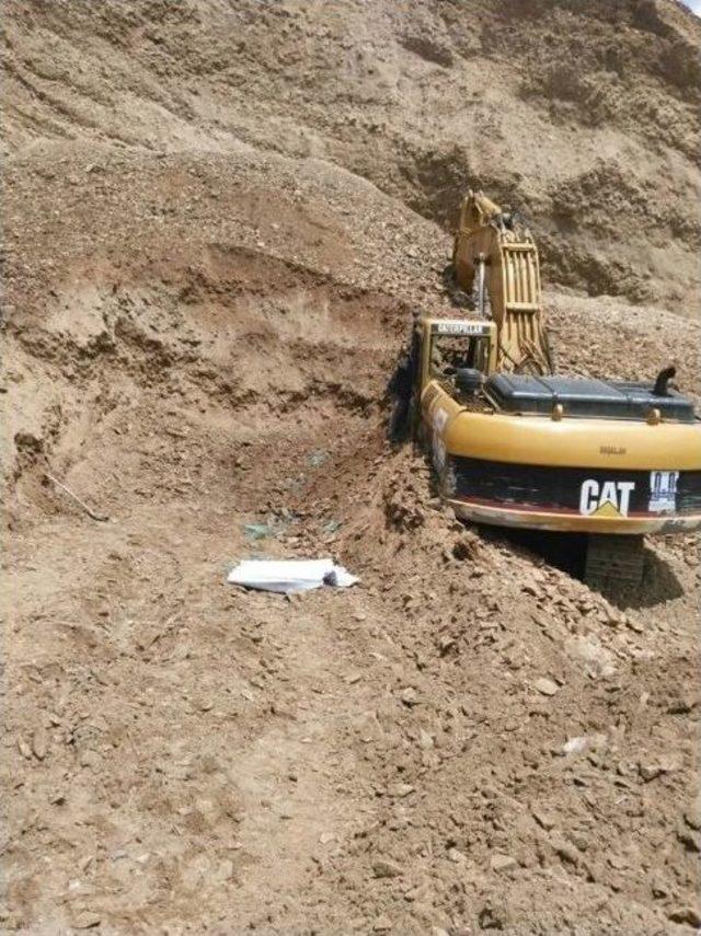 K&ouml;pr&uuml;k&ouml;y&rsquo;de Toprak Kayması: 1 &Ouml;l&uuml; 3