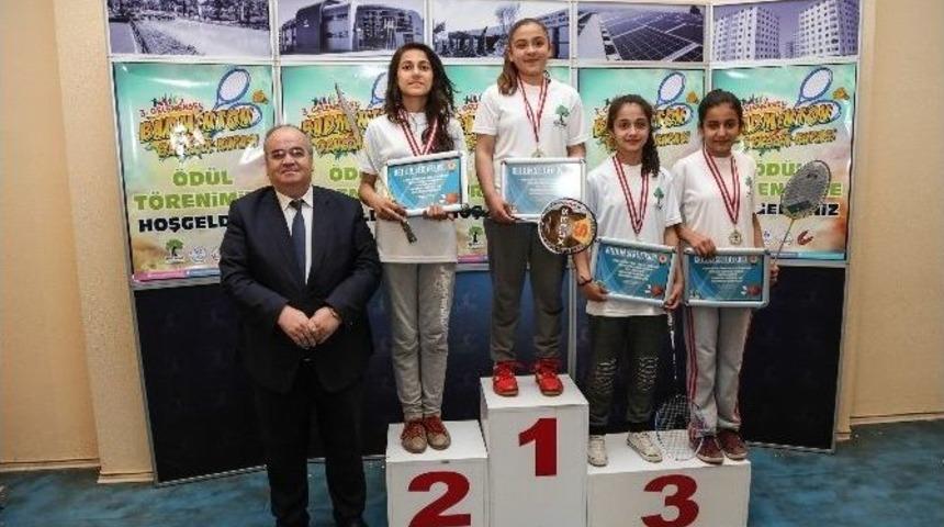 Şehitkamil&rsquo;de &Ouml;d&uuml;l K&uuml;rs&uuml;s&uuml; Boş Kalmıyor