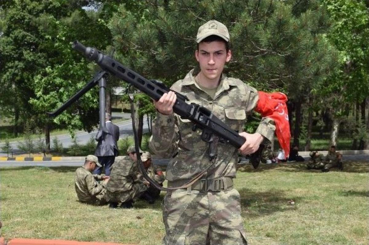 Engelleri Aşıp Asker Oldular