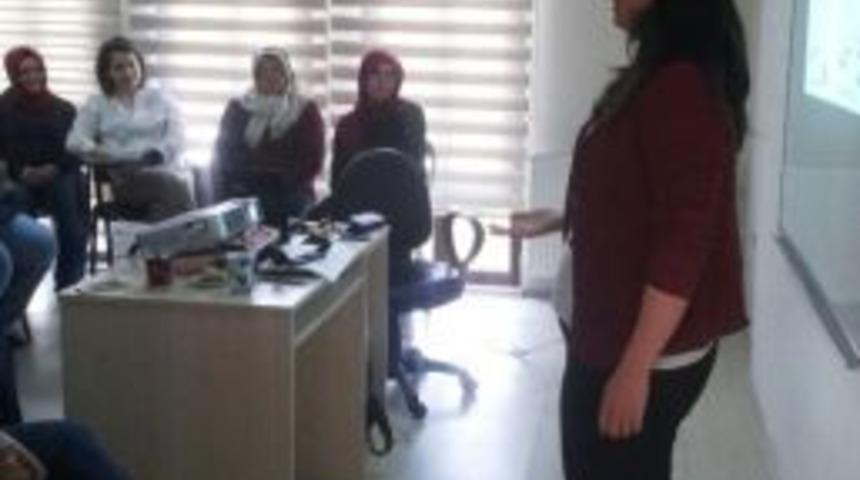 İzmek Kursiyerlerine Sağlık Okuryazarlığı Eğitimi