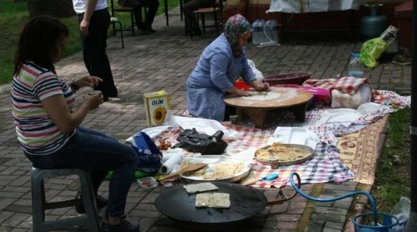 Devrek Hamidiye Anadolu Lisesi Okul Aile Birliğinden Kermes