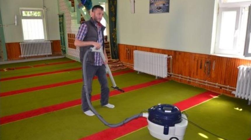 Camiler Ramazan Ayına Hazırlanıyor