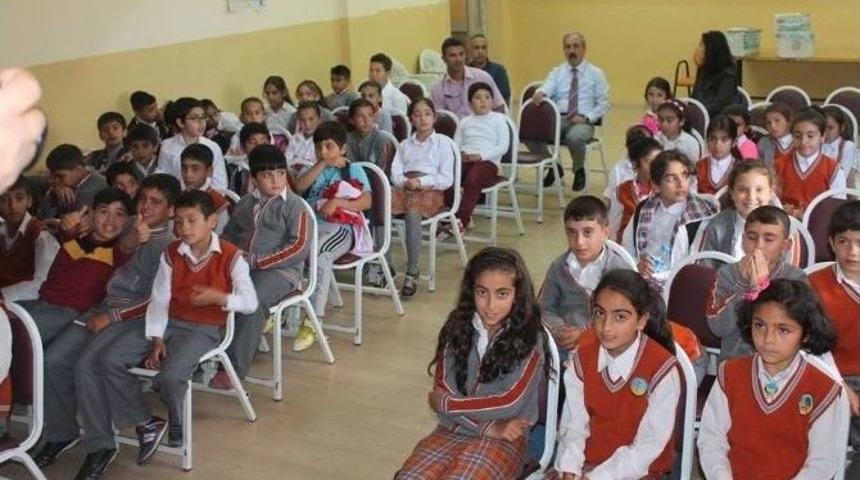 &Ccedil;ocuklara, Akıllı İla&ccedil; Kullanımı Anlatıldı