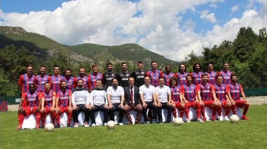 Karab&uuml;kspor&rsquo;dan Şampiyonluk Pozu