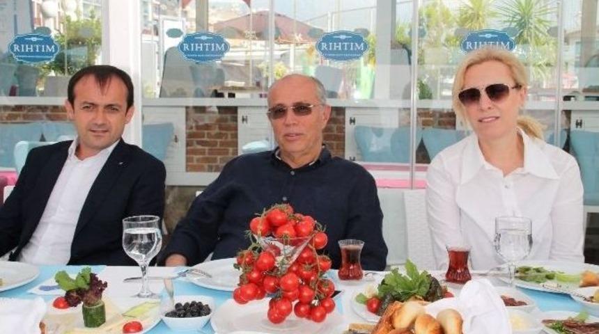 Skal Alanya &Uuml;yeleri Kahvaltıda Buluştu