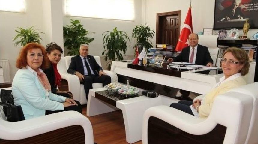 Chp Kadın Kolları Genel Başkanı K&ouml;se, Efeler Belediyesi&rsquo;ni Ziyaret Etti