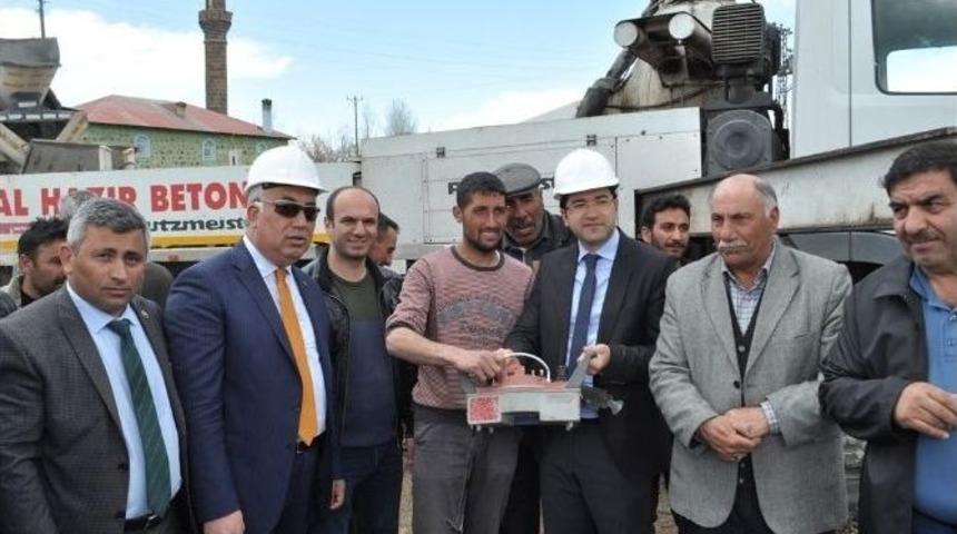 Arpa&ccedil;ay&rsquo;da 11 K&ouml;yde &acute;k&ouml;y Konağı Ve Taziye Evi Projesi&acute; İnşaatı Başladı