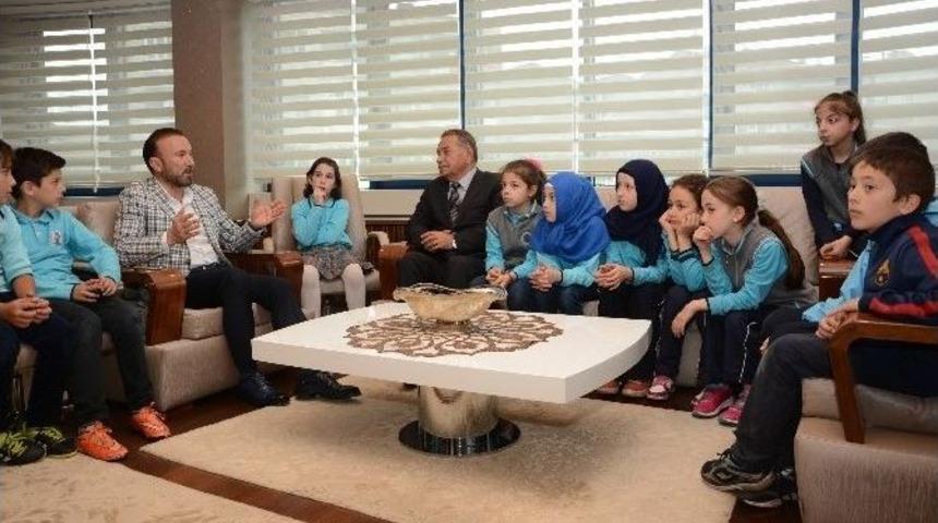 Başkan Doğan, &Ccedil;ocuklara Belediyeyi Anlattı