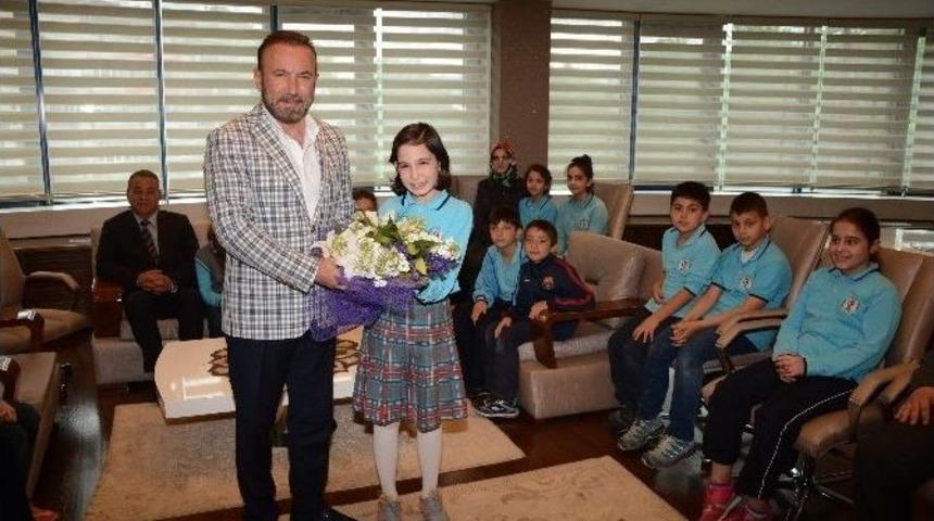 Başkan Doğan, &Ccedil;ocuklara Belediyeyi Anlattı