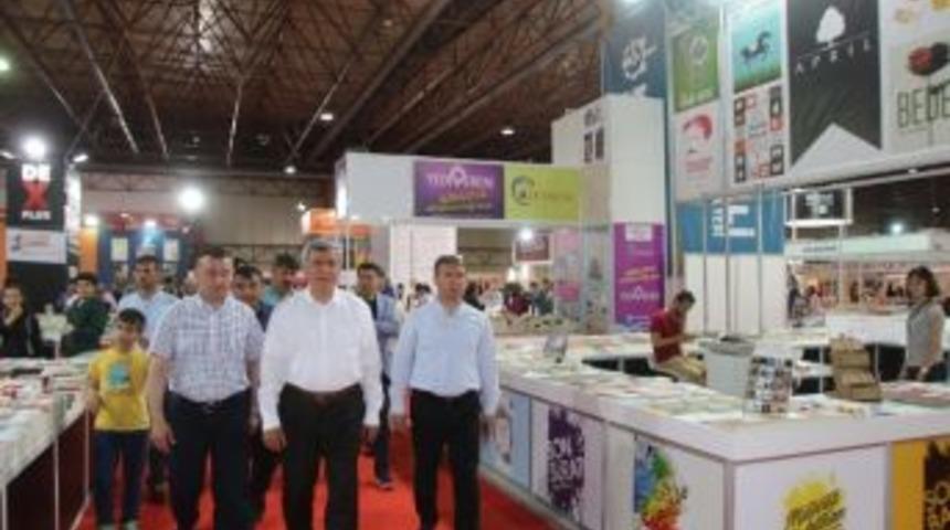 Başkan Karaosmanoğlu, &ldquo;en G&uuml;zel Hediye Kitaptır&rsquo;&rsquo;