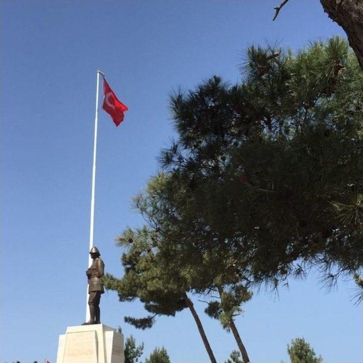 Manisalılar Kahraman Atalarının Huzurunda G4