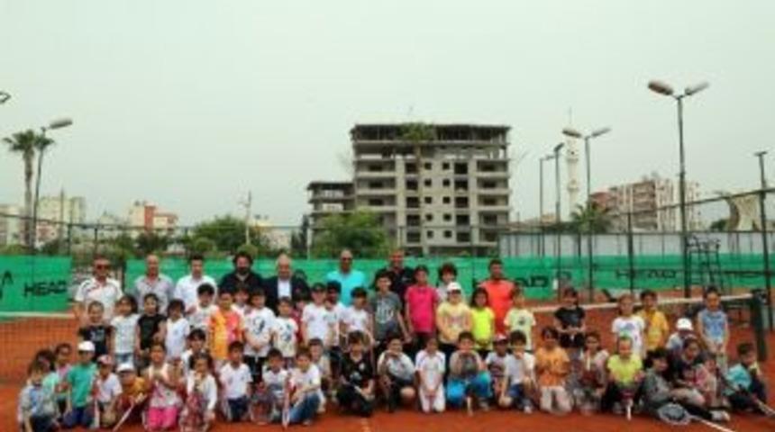 Erdemli Belediyesi Tenis Kursiyerleri Sertifikalarını Aldı