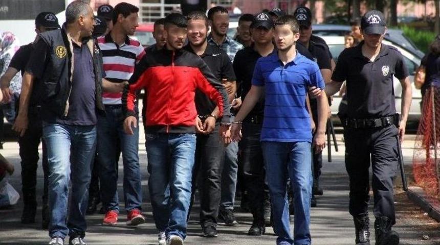 Ter&ouml;r &Ouml;rg&uuml;t&uuml; Operasyonunda G&ouml;zaltına Alınanlar Adliyede