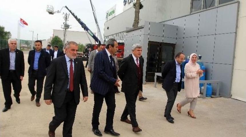 Başkan Karaosmanoğlu, Hidrolik Fabrikasını Ziyaret Etti