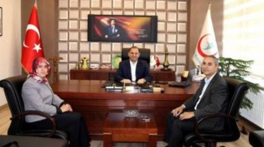 Kayseri&rsquo;de Yılın Hemşiresi Halime Şermet Oldu