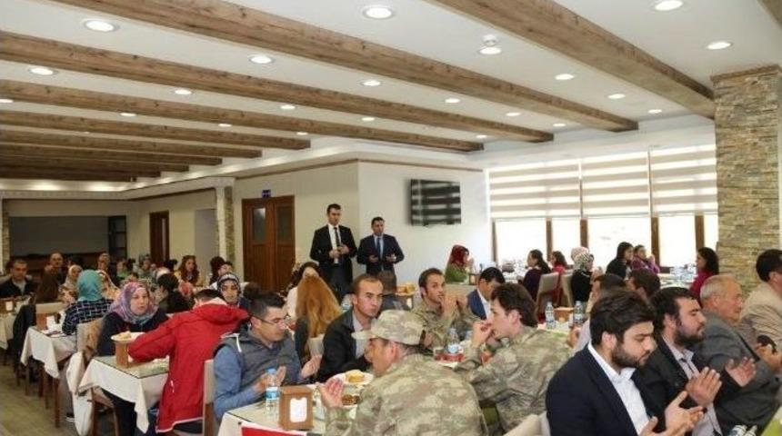 Vali Yavuz Engelli Vatandaşlarla Bir Araya Geldi