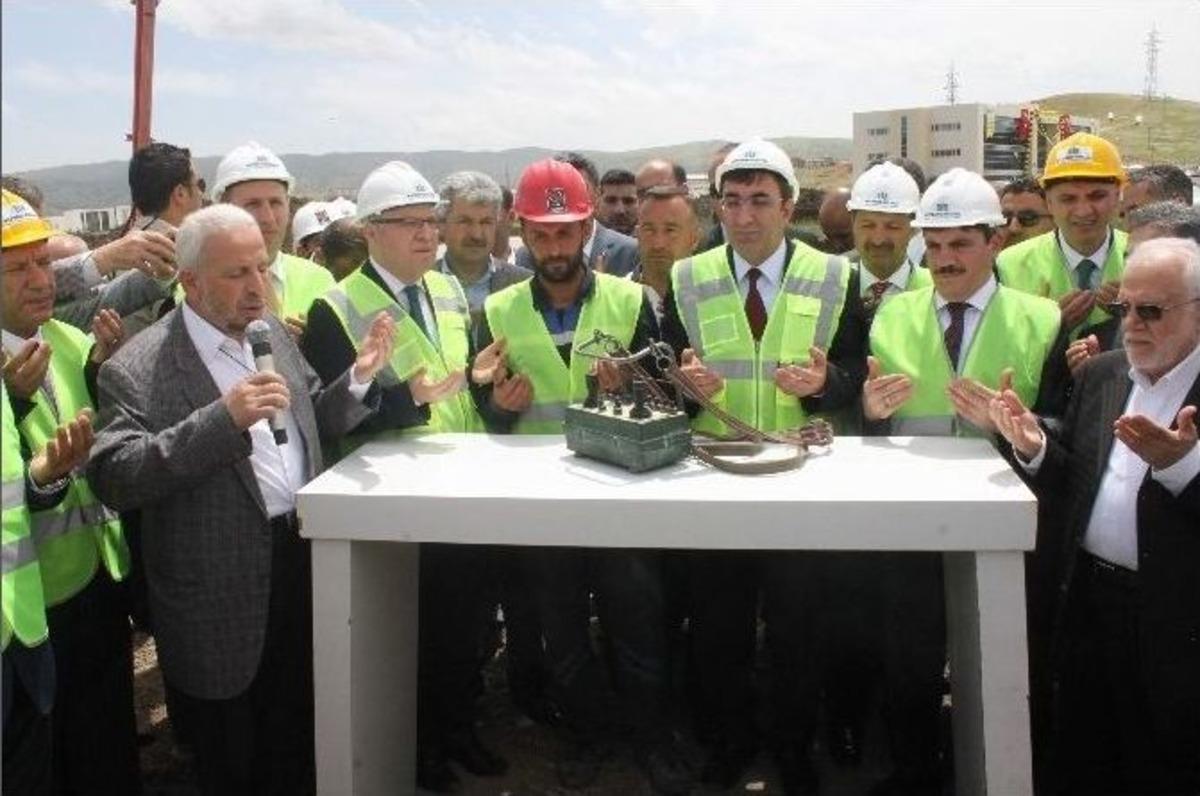 Kalkınma Bakanı Yılmaz Siirt&rsquo;te