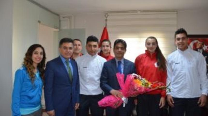 Gen&ccedil; Sporculardan Belediye&rsquo;ye Ziyaret