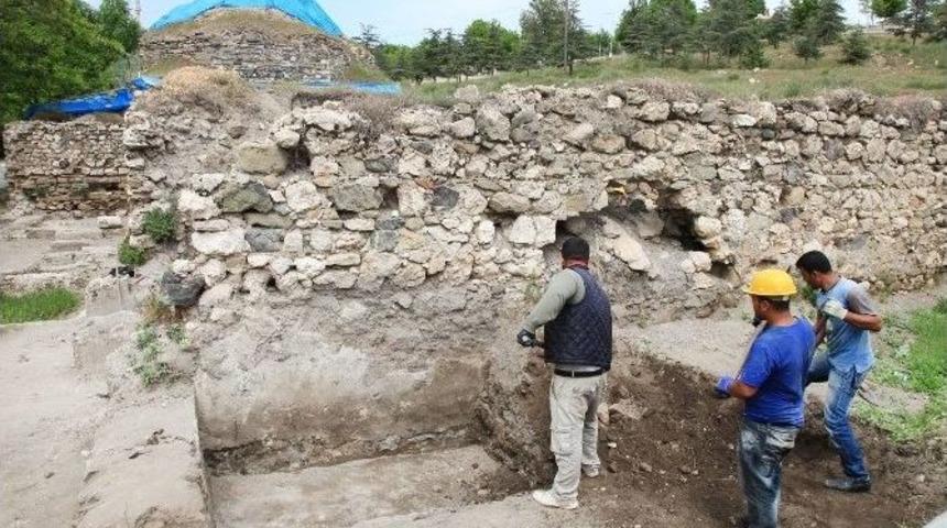 Harput&rsquo;ta Hamam Kazı &Ccedil;alışmaları Tamamlanma Aşamasına Geldi