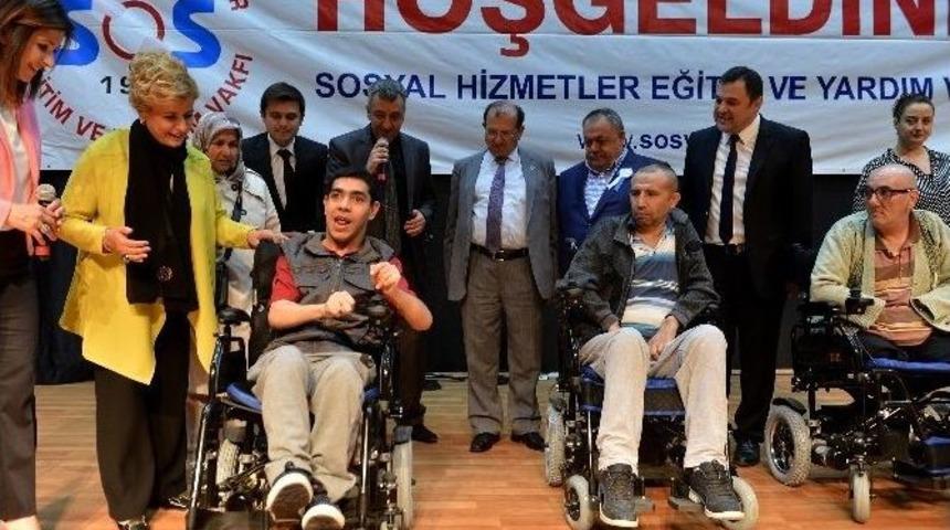 Engellilere Ak&uuml;l&uuml; Ara&ccedil; Dağıtıldı