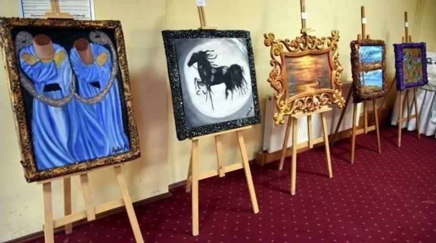 H&uuml;k&uuml;ml&uuml; Ve Tutuklu Kadınların Yağlı Boya Eserleri G&ouml;r&uuml;c&uuml;ye &Ccedil;ıktı