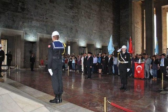 ’kırım Sürgünü Matem Mitingi’nden Sonra Anıtkabir’i Ziyaret Ettiler 1