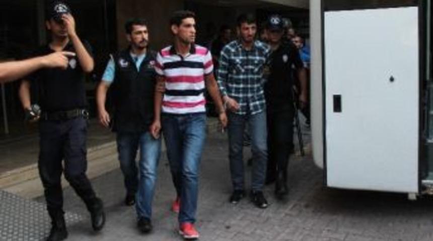Ter&ouml;r Operasyonunda G&ouml;zaltına Alınan 21 Kişi Tutuklandı
