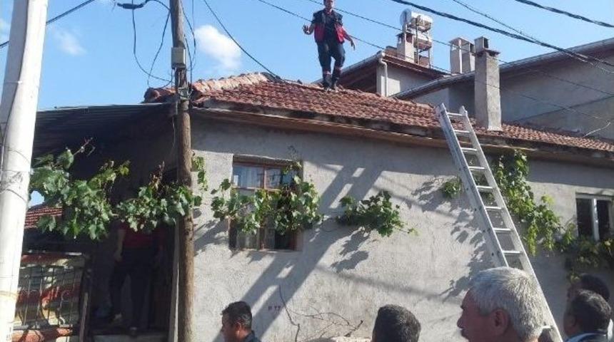 Selendi&rsquo;de Ev Yangını