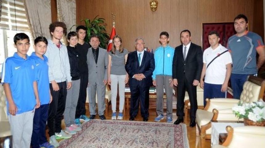 Gen&ccedil;lik Haftası Kutlamaları Sebebiyle Vali Nayir&rsquo;e Ziyaret
